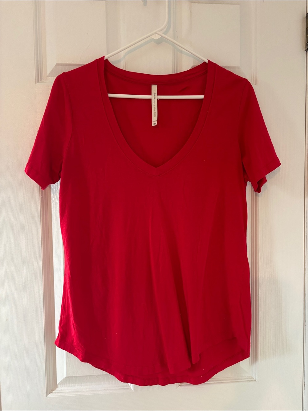Babaton Red V-Neck Short Sleeve Tee